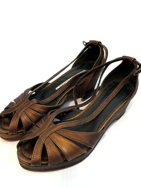 Donald J. Pliner Bronze Leather Peep-Toe Wedge Sandals